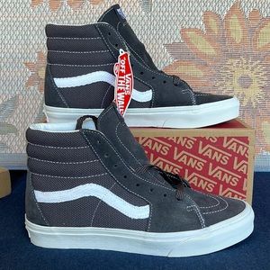 Vans Sk8-Hi
Textured Asphalt
VN0005U9107
WMNS sneakers